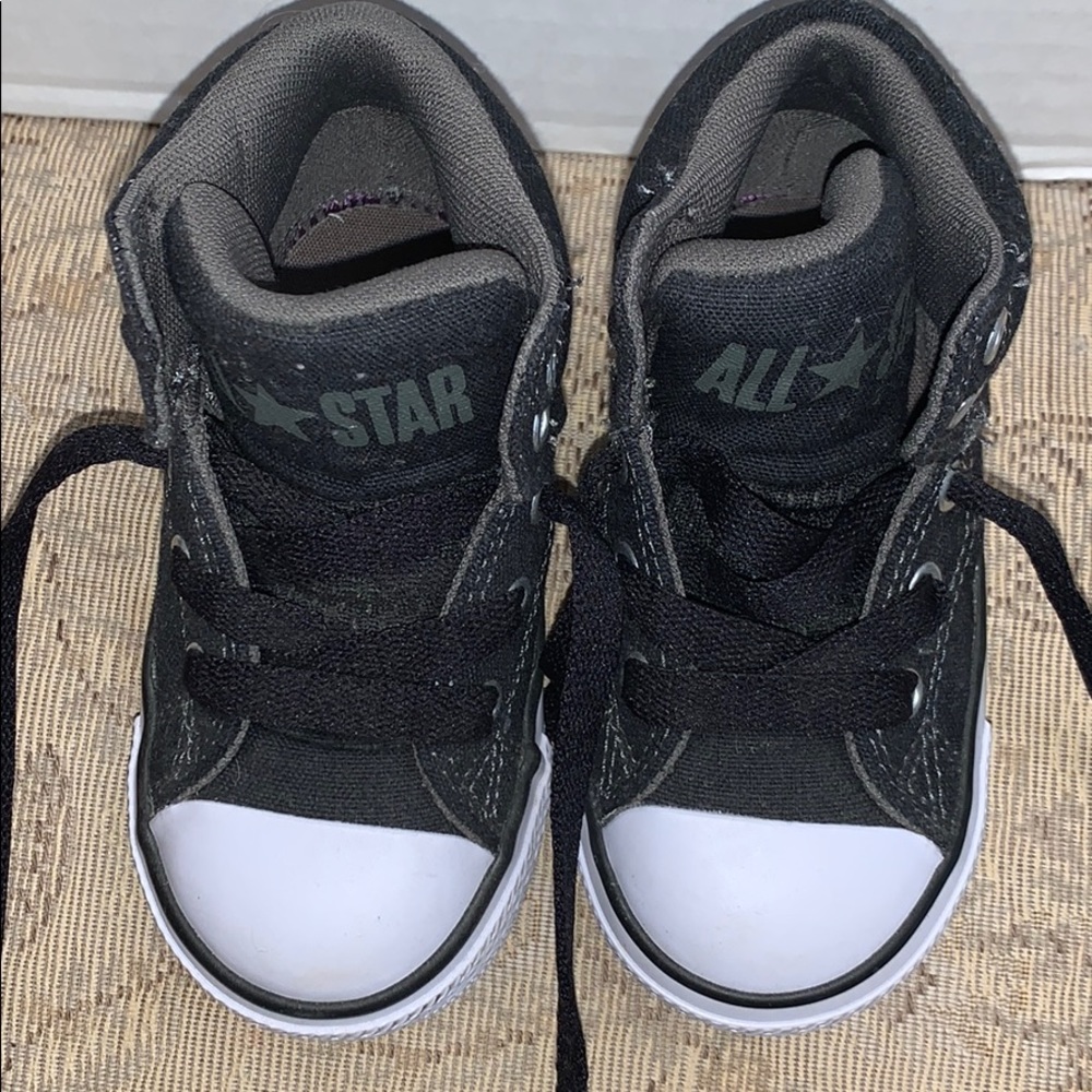 Kids converse